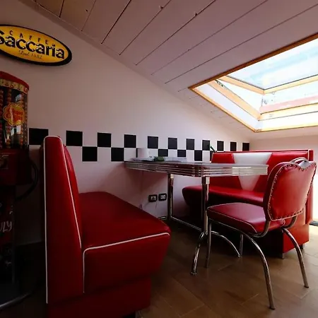 Ibis Redibis * Naples